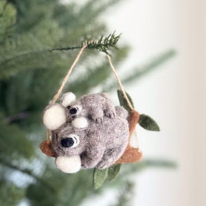 Felt Koala with Baby Ornament with Jute Thread, Biodegradable Ornament, Tree Ornament, Hanging Decoration, Aussie Animal Ornament