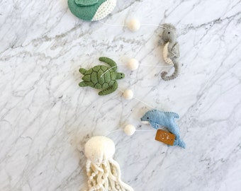 Sea Animal Garland, Felt Jellyfish, Felt Dolphin Wall Hangings, Ocean Nursery Decor, Nursery Kids Room Décor, Under The Sea Garland