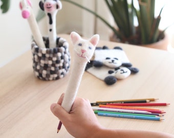 Handmade Wool Felt Cat Pen Cover - Eco-friendly Apple Pencil Holder, Pencil Topper with Playful Details, Non-slip & Biodegradable