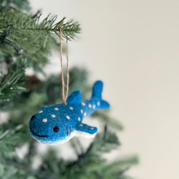 Whale Shark Easter Ornament with Hemp String, Needle Felted, Mother's Day Gift, Christmas Ornament, Ocean Theme Ornaments, Zipper Charm