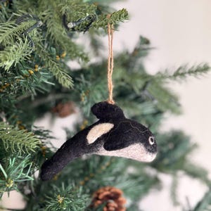 Felted Wool Orca Ornament with Hemp String, Needle Felted, Christmas Decor, Biodegradable Ornament, Ocean Theme Ornaments, Zipper Charm