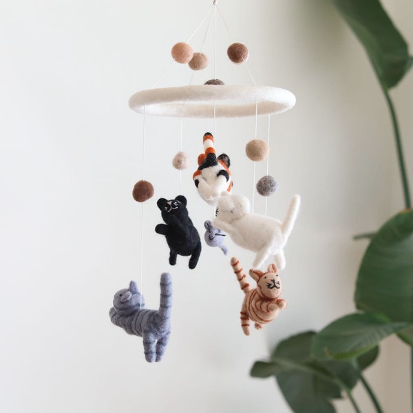 Felt Cat Baby Mobile For Nursery Decor, Baby Shower's Gift, Gift for Cat Lovers, Gift for Mom