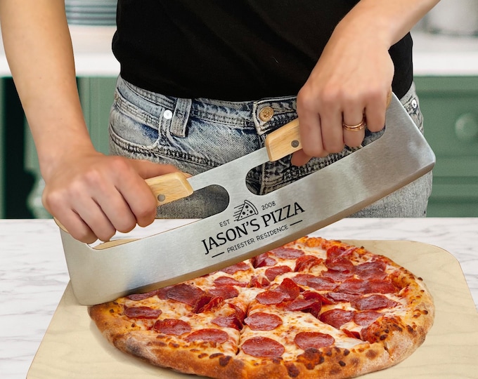 Personalized PIZZA CUTTER ROCKER | Custom Pizza Cooking Tool | Pizza Gift for Christmas