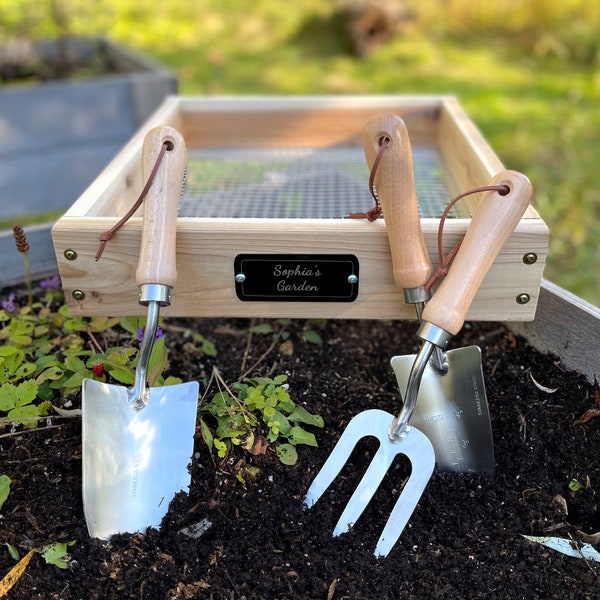 Personalized Garden Gift Set - Gardener Gift - Garden Sifter with 3 Garden Tools