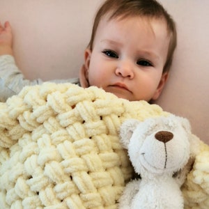 Newborn blanket, soft baby blanket, puffy baby blanket, baby shower gift, knitted baby blanket for stroller, for kids, bedding blanket