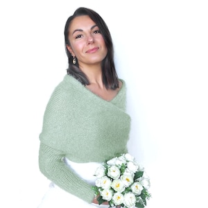 Pull de mariée vert sauge, haussement d'épaules tricoté, veste de mariage convertible, boléro de mariage, tenue vestimentaire, veste de mariée, écharpe tricotée avec bras image 2