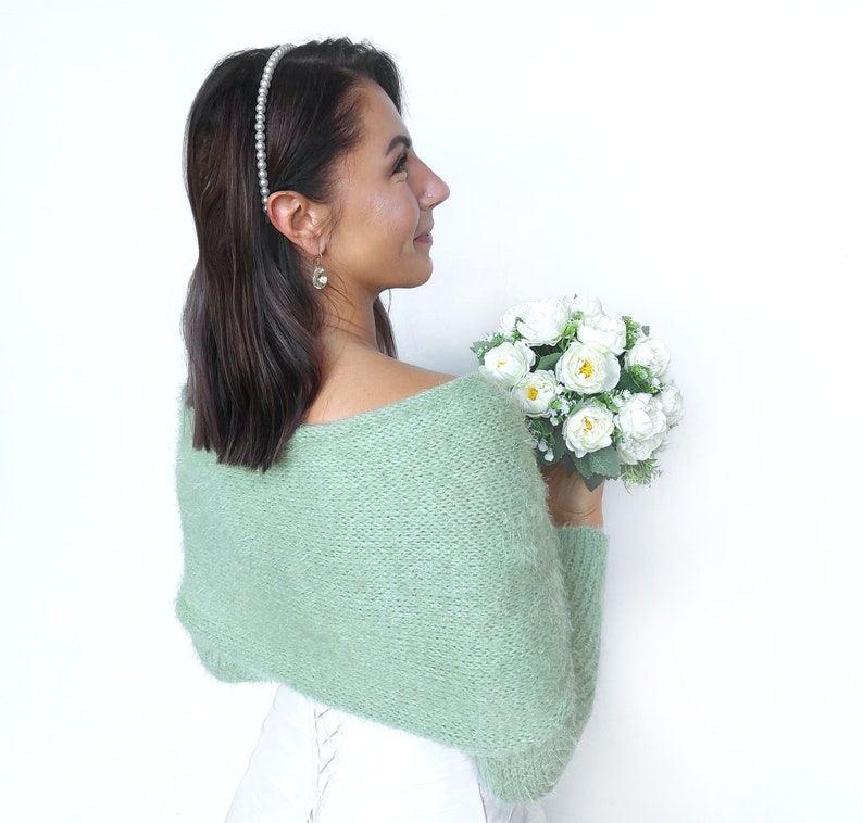 Pull de mariée vert sauge, haussement d'épaules tricoté, veste de mariage convertible, boléro de mariage, tenue vestimentaire, veste de mariée, écharpe tricotée avec bras image 3