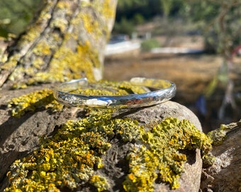 Bracelet manchette estampé en argent sterling 925. Bijoux homme femme. Fait main. Recyclé. Personnalisé. Poignets empilables. Bracelet jonc. Bracelets. Cadeau pour elle.