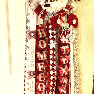 Homecoming Mum three flowers mum