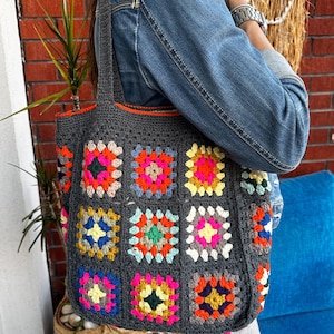 Chic Handgefertigte Gehäkelte Tasche - Bunte Große Tote mit Oma Quadraten, Einzigartige Handgefertigte Große Tote für Jeden Anlass,Handgemachte Tasche für Frauen