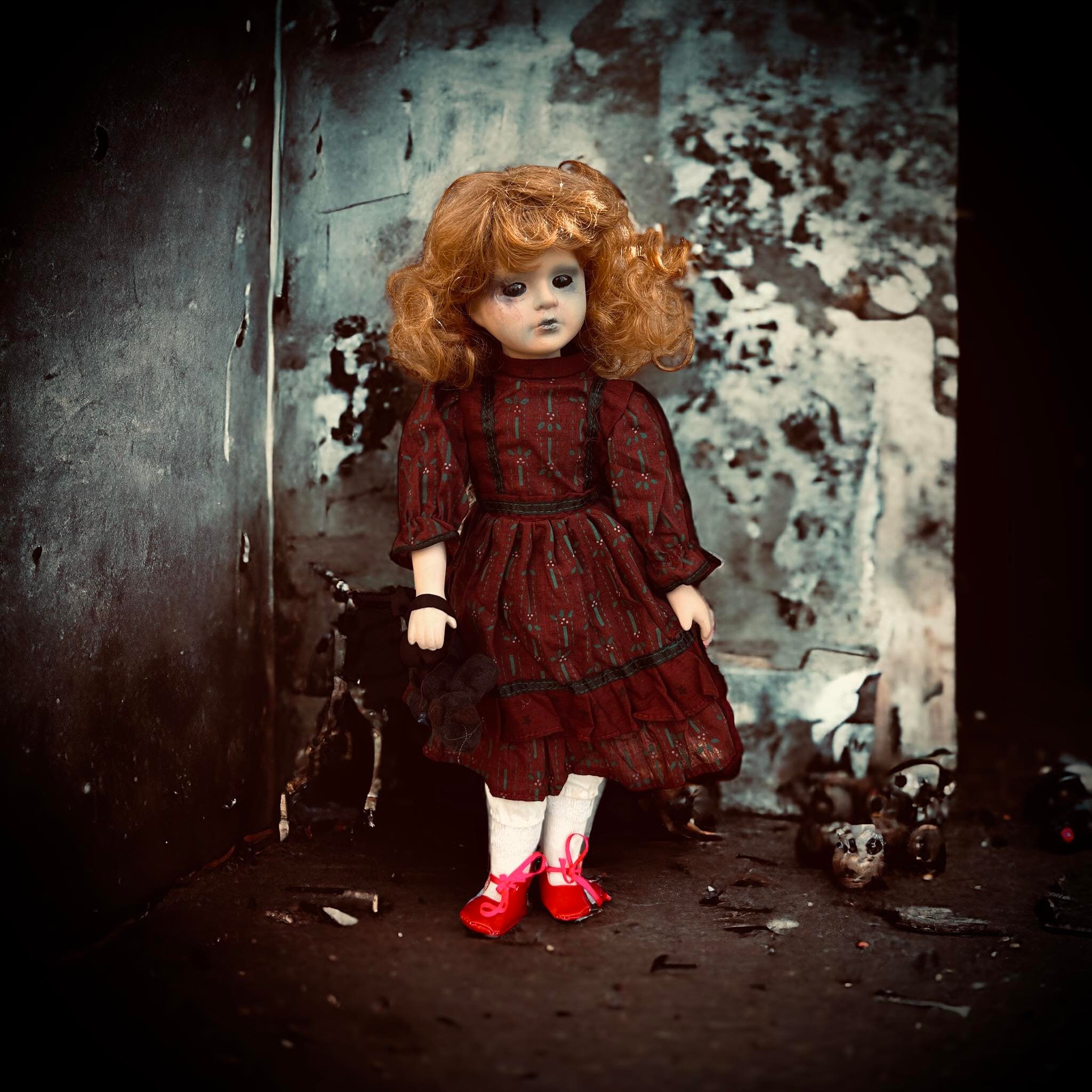 Isabelle doll scary hot sale