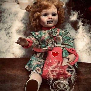 Muñeca embrujada Penny de 19 pulgadas, de porcelana, zombi, espíritu embrujado, paranormal, espeluznante, poseída, rareza positiva, idea de regalo, espécimen sobrenatural 1027