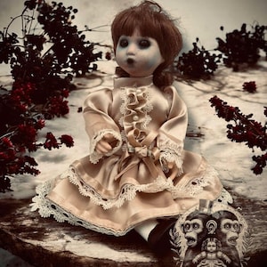 Leah 10&quot; Mini Haunt Doll Porcelain Zombie Haunted Spirit Paranormal Spooky Possessed Positive Oddity Gift Idea Supernatural Specimen 8224