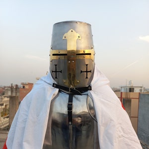 Medieval knight templar armour suit - Crusader Knight Armor With Wooden Base