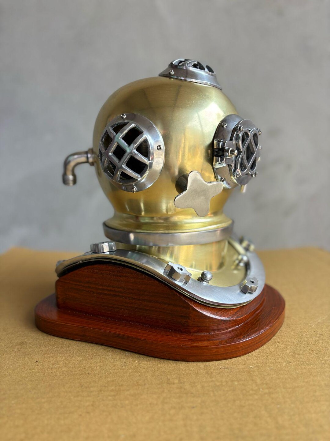 18" US Navy Mark V Deep Sea Divers Helmet – Antique Scuba Diving ...