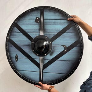 Handgefertigtes Wikinger Holzschild – Lagertha Shield-Maiden Rundschild 76 cm
