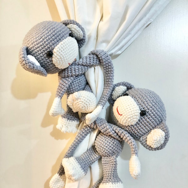 Embrasses Singe gris, Singes au crochet, Embrasse du lundi au crochet, support d'embrasse, embrasse au crochet