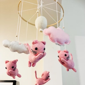 GENDER REVEAL GIFT, Crochet Cat Baby mobile, Crochet Pink Cat baby mobile, Cat baby mobile, Pink Cat Nursery Decor, Baby Girl Nursery Decor