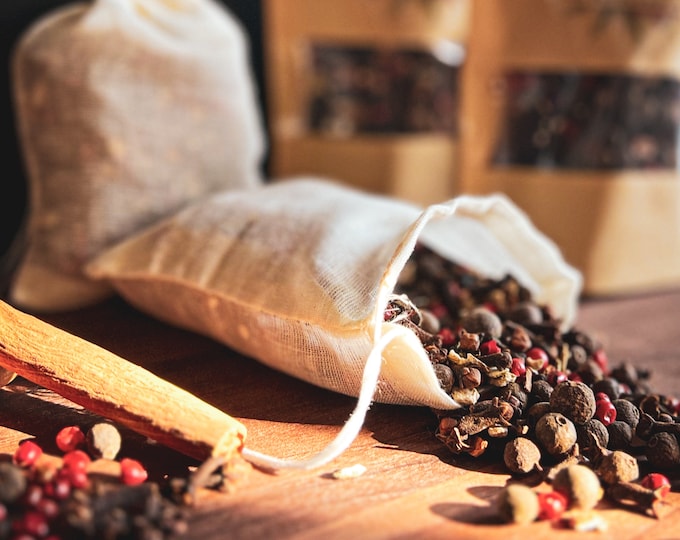 Winter Stovetop Potpourri | Orange, Cinnamon, Clove & Allspice Simmer Mix