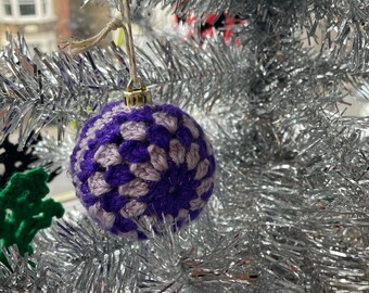 Retro handgemaakte haak kerstmancoratie Vintage - * Parma Viooltjes * - Paarse Sparkle Violet 40's 50's Feestelijk