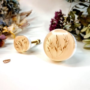 Small beige furniture knob with dried grass, Boho round handles for cozy interior, Cabinet drawer pulls for natural home decor