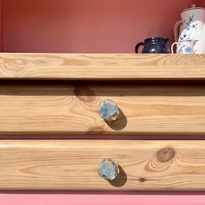 Bouton de meuble fleur bleue, poignée d'armoire florale faite main avec laiton