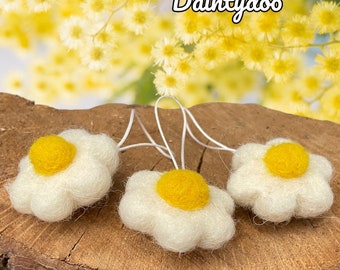 Felted Spring Daisy Hanging Tree Decoration, Daisy decor.