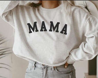 Pull ras du cou MAMA ; sweat-shirt pour maman ; cadeau pour maman ; Fête des Mères ; cadeau pour maman ; chemise pour maman ; Chemise maman ; Chemise de maternité, sweat-shirt de maman, cadeau pour elle