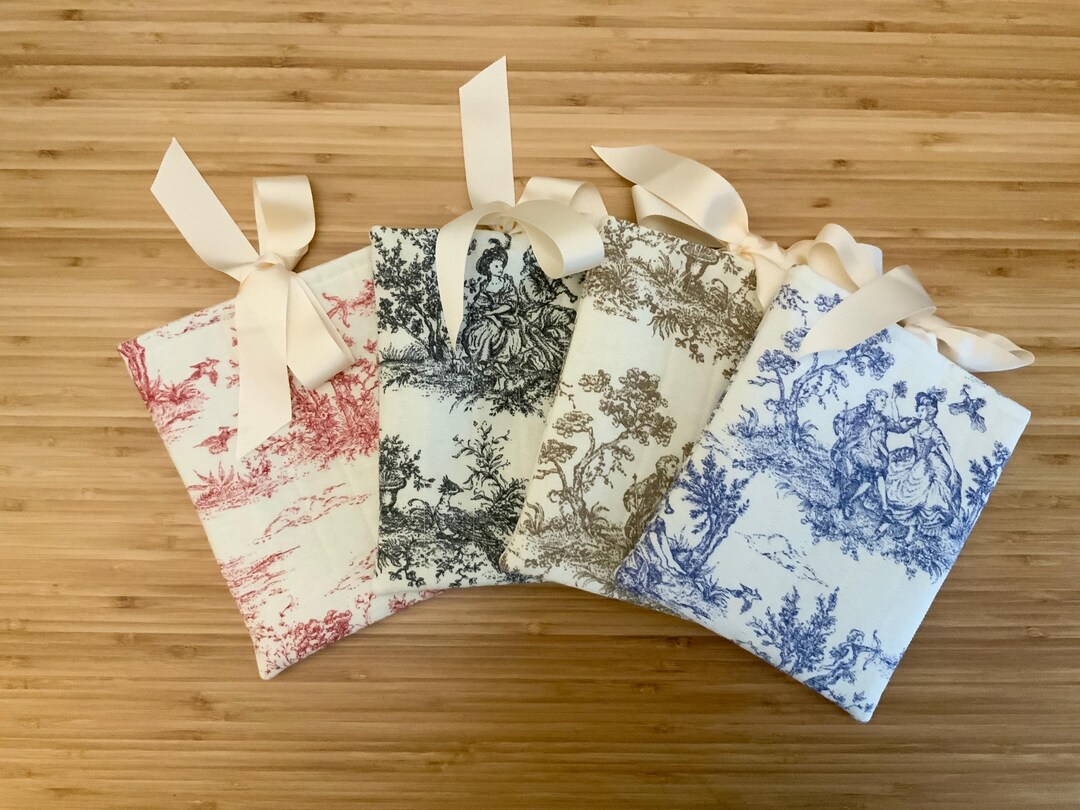 Quilted Kindle Cover: Toile E-reader Sleeve, Reader Gift