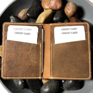 Monedero de cuero minimalista personalizado / cartera de la tarjeta bifold de cuero / cartera de cuero desgastado bifold cartera / regalo del día de los padres / regalo de los hombres