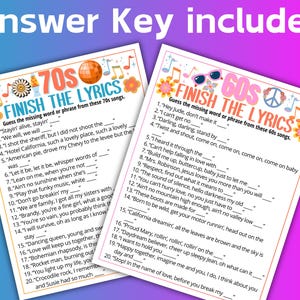 Puede incluir: Dos hojas de juego de letras imprimibles, una para la d&eacute;cada de 1970 y otra para la de 1960, con t&iacute;tulos de canciones para completar. El texto "Answer Key included" est&aacute; en la parte superior. Las hojas tienen un dise&ntilde;o retro colorido.
