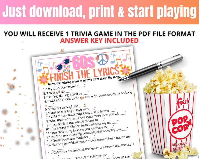 K&ouml;nnte beinhalten: Ein Quizspielblatt mit dem Text "Finish the Lyrics" aus 60er-Jahre-Songs, ein Stift und ein Beh&auml;lter mit Popcorn. Das Spielblatt enth&auml;lt Songtitel mit L&uuml;cken zum Ausf&uuml;llen der fehlenden Texte. Der Popcornbeh&auml;lter hat rot-wei&szlig;e Streifen.