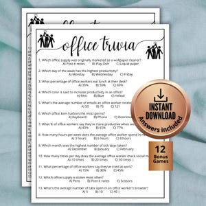 Peut inclure: Un jeu de trivia de bureau en noir et blanc avec des questions à choix multiples. Un badge doré indique "Téléchargement instantané Réponses incluses" et "12 jeux bonus". Le titre "office trivia" est écrit dans une police décorative.
