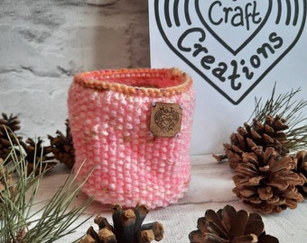 Pink pen pot cover - small - hand knitted - seed stitch - home decor - storage basket