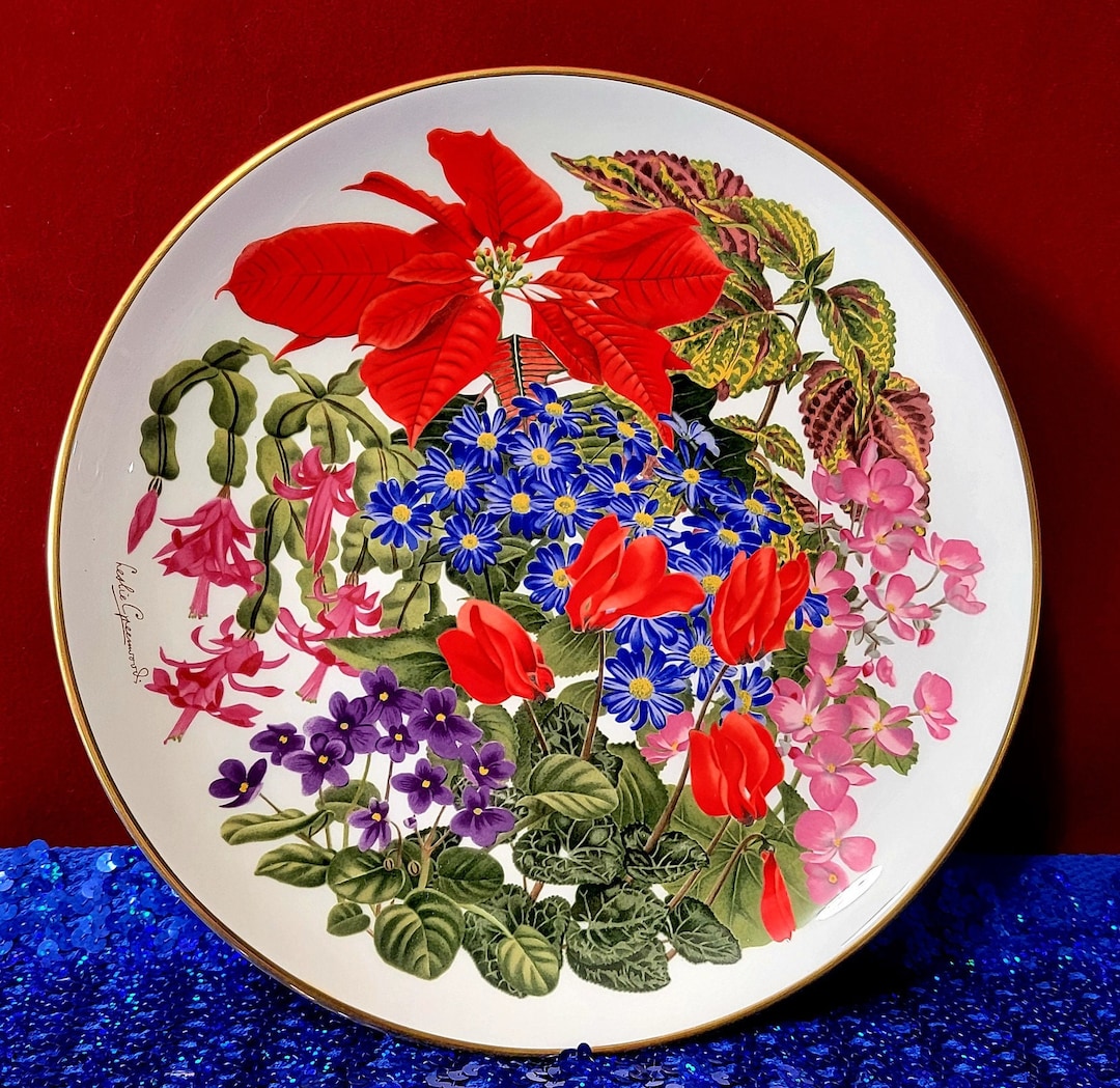 Wedgwood, England the Flowers of December Flowers of the Year Plate