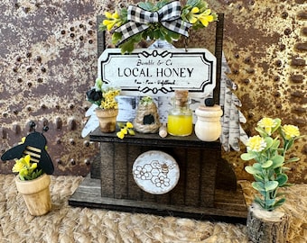 Bee 5” Roadside Stand: Magnetic, Tiered Tray Decor, Spring Summer