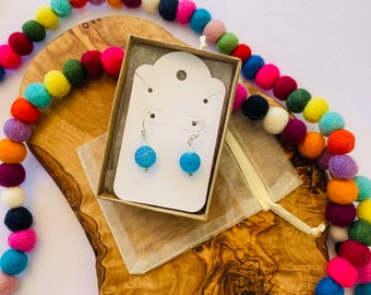 Pendientes azules inspirados en el océano