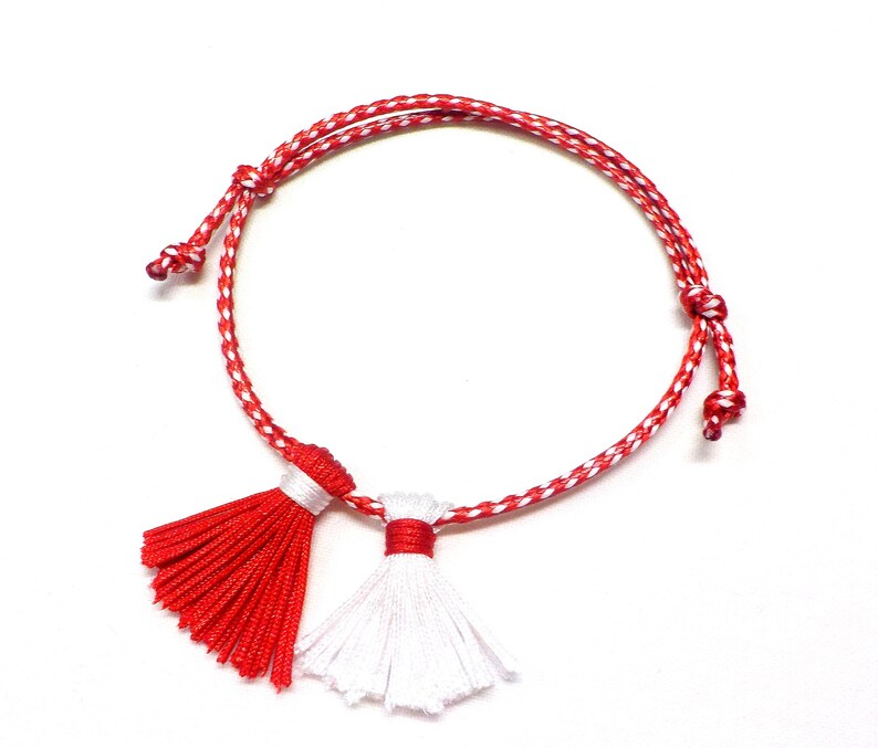 Minimal Martenitsa Bracelet Boho Bracelet Protection Bracelet Red White Friendship Bracelet Good Luck Bracelet March Martis Bracelet