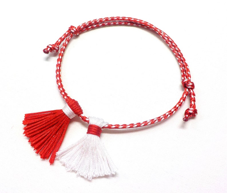 Minimal Martenitsa Bracelet Boho Bracelet Protection Bracelet Red White Friendship Bracelet Good Luck Bracelet March Martis Bracelet