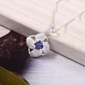 AAA Felfritt Ceylonblått Safirhänge: Rund Berlock i 925 Sterling Silver, Förlovningshänge, Frierigåva,