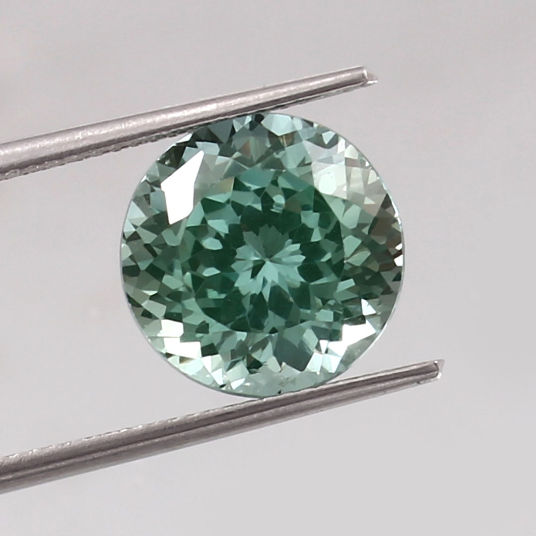 Tormalina verde: una pietra straordinaria preziosa come il diamante per Tormalina verde: una pietra straordinaria preziosa come il diamante per