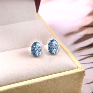 Boucles d'oreilles en pierre gemme ovale aigue-marine brésilienne naturelle du Brésil, pendants en argent faits main, clou en argent sterling 925, cadeau pour elle 7 x 5 mm