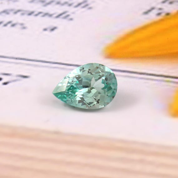 Saphir Vert Naturel De Ceylan (Sri Lanka) - Taille Poire, 9.65 Carats - Qualité AAA, Pureté Loupe Clean - Traité Par Chauffage (H) - Vrac