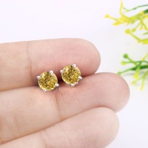 Pendientes de botón con zafiro amarillo natural de Ceilán de talla redonda, 6 x 6 mm, hechos a mano, de plata de ley 925, regalo para ella.