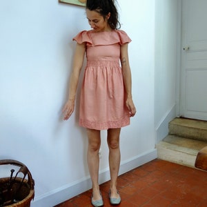 Robe d'enfant ou XXS en taffetas de soie avec smock et col volant faite main image 1