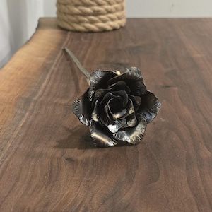 Hand-Forged Steel Rose – Timeless Metal Flower Gift