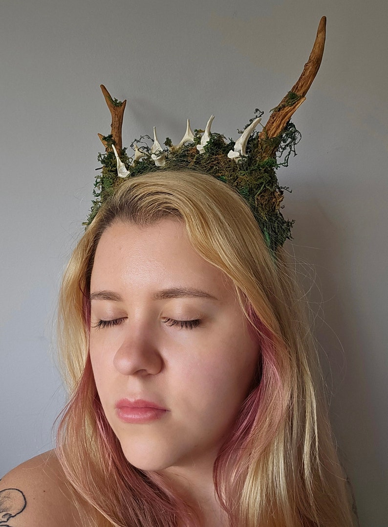 FAUN: Kronen-Headpiece mit echtem Buck Reh Geweih, Wildschwein und ...
