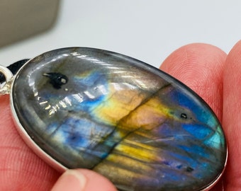 Rainbow Flash Labradoriet-hanger, sterlingzilveren ring, ovale steen