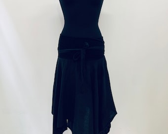 Falda midi vintage hecha en Barcelona, moda urbana, falda negra los años 90, falda casual asimétrica con cintura elástica