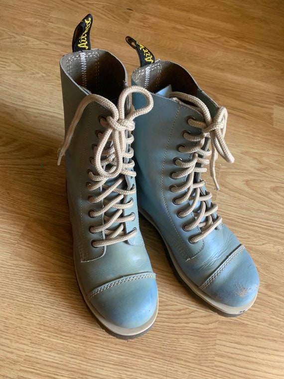 Dr Martens Originales, Botas De Cuero De Segunda Mano, Zapatos De Mujer  Vintage De Los 90, Edición Limitada Azul Claro - Etsy Norway
